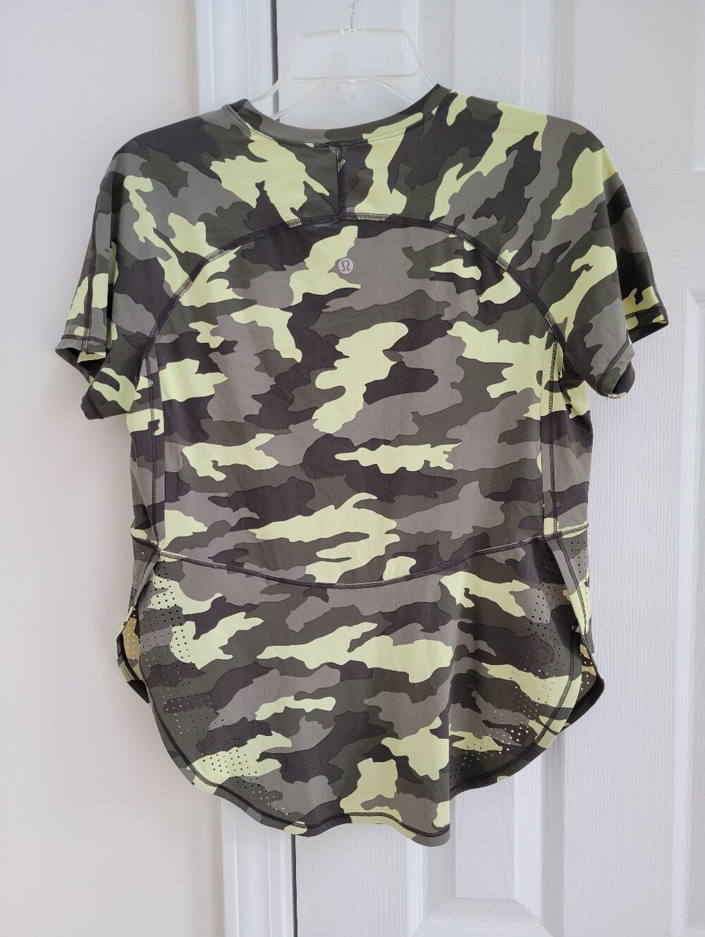 Lululemon 2PC UVP Camo Run Short Sleeve and Fast And Free Crop Leggings Size 6 - Picture 4 of 15